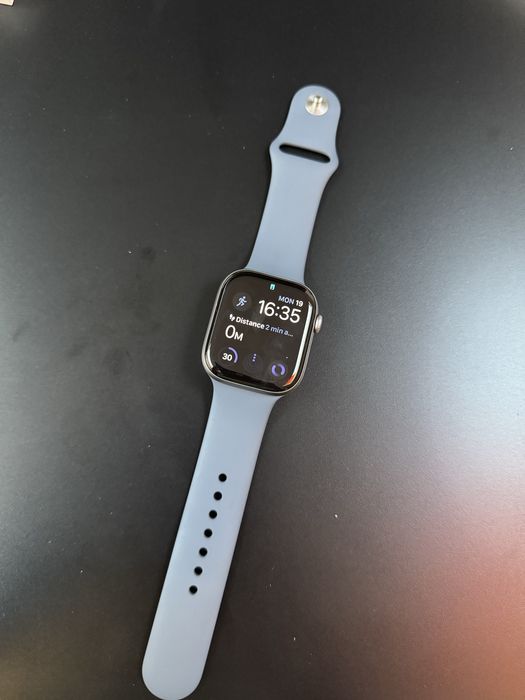 Apple watch seria 11 impecabil, plus o curea .