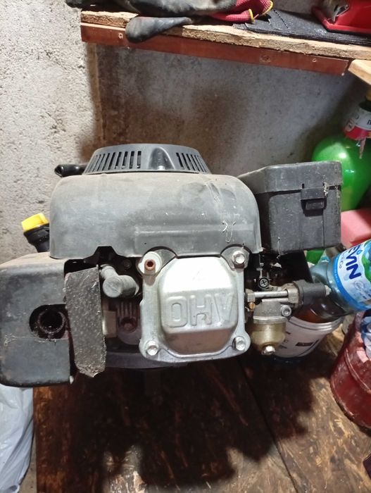 Двигател Енхел от самоходна косачка