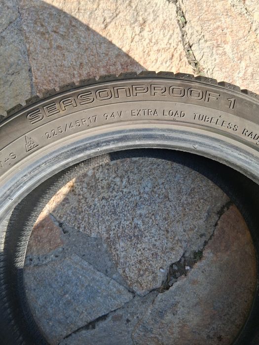 225 45 17 Nokian 94V