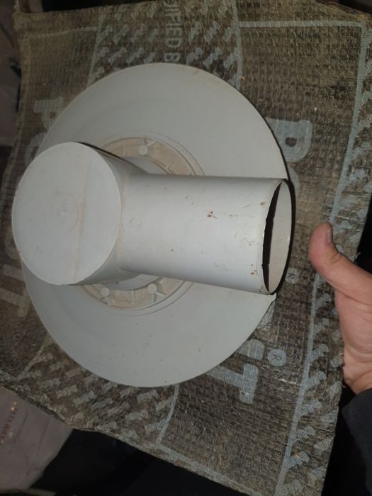 Gura de scurgere pentru terasa cu manseta integrata din bitum pentru a