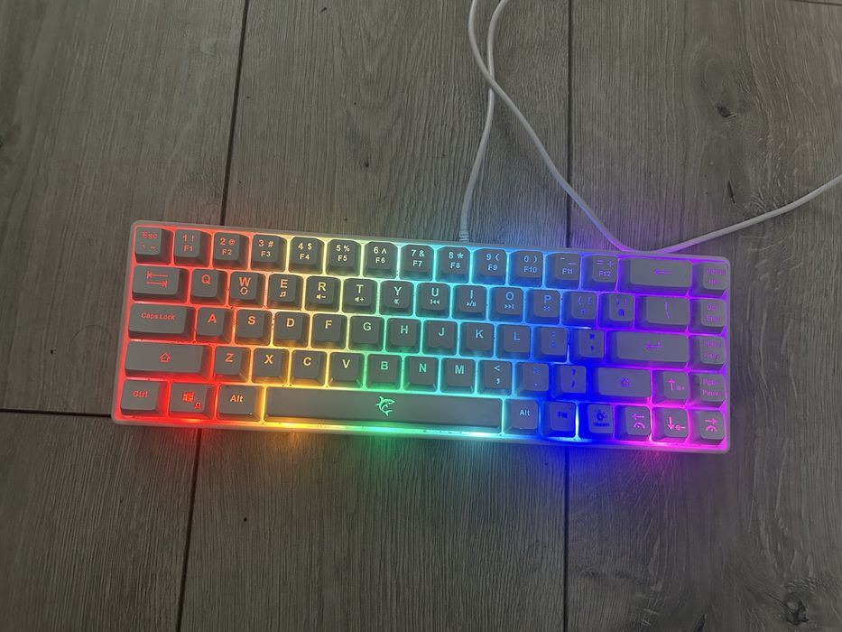 Tastatura  gaming white shark 60%