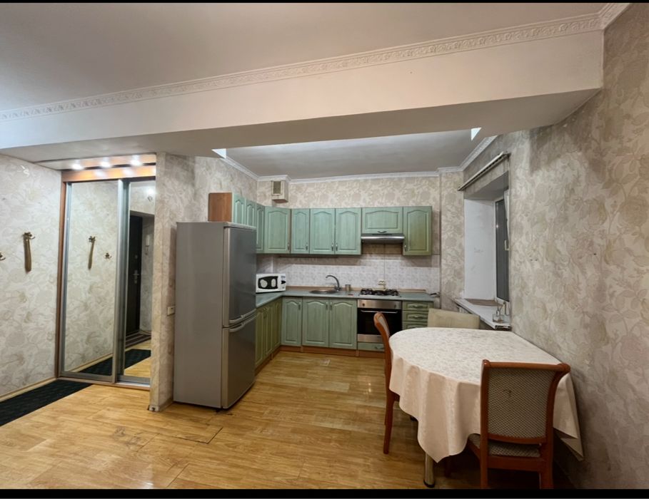 Сдам 1 комнатную квартиру в Алмалинском  районе 2-3 парням