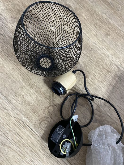 Lustra pendul valeria . Nou nout , lungime 1500mm / 180 Ømm.Negru-maro