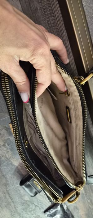 Нова чанта GUESS