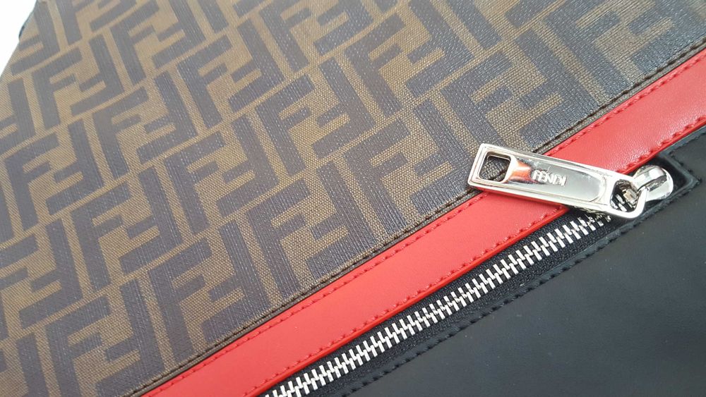 Нова оригинална мъжка кожена чанта FENDI MESSENGER BAG