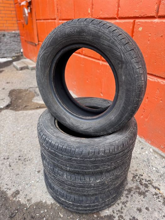 Продам комплект летних шин