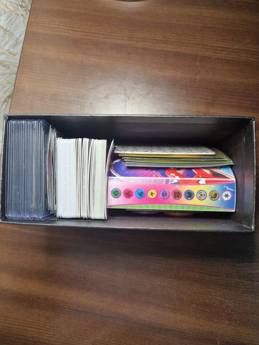 Set de pokemon rare si originale in cutia originala