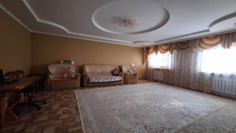 Дом. Срочно, 289 квадратов.Заречный 3, Зерде 7. 1ый этаж готов .Торг.