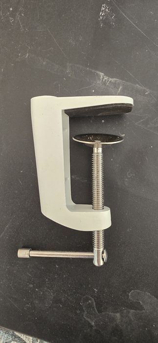 Тиски и инструмент для вязания рыболовных мушек