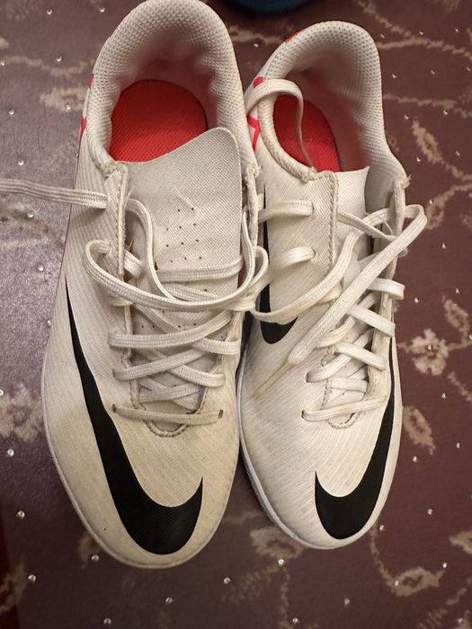Vand adidasi fotbal