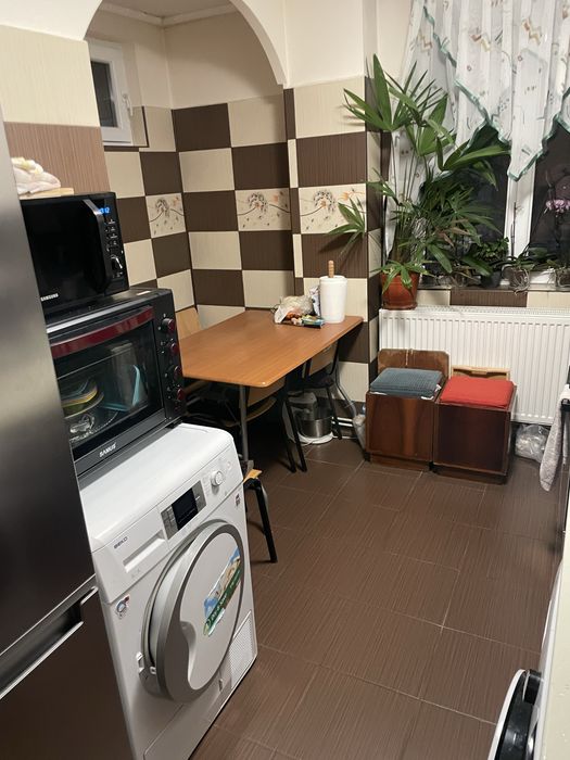 Vand apartament cu 3 camere ultracentral in Salonta etajul 3 din 4