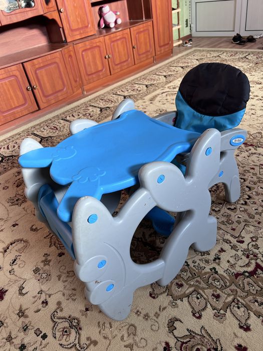 Детский кармяшый столик