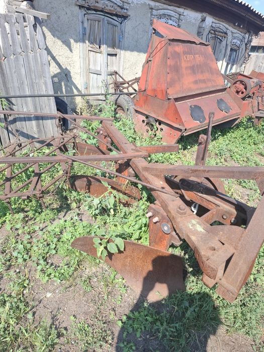 Продам плуг 3х корпуса