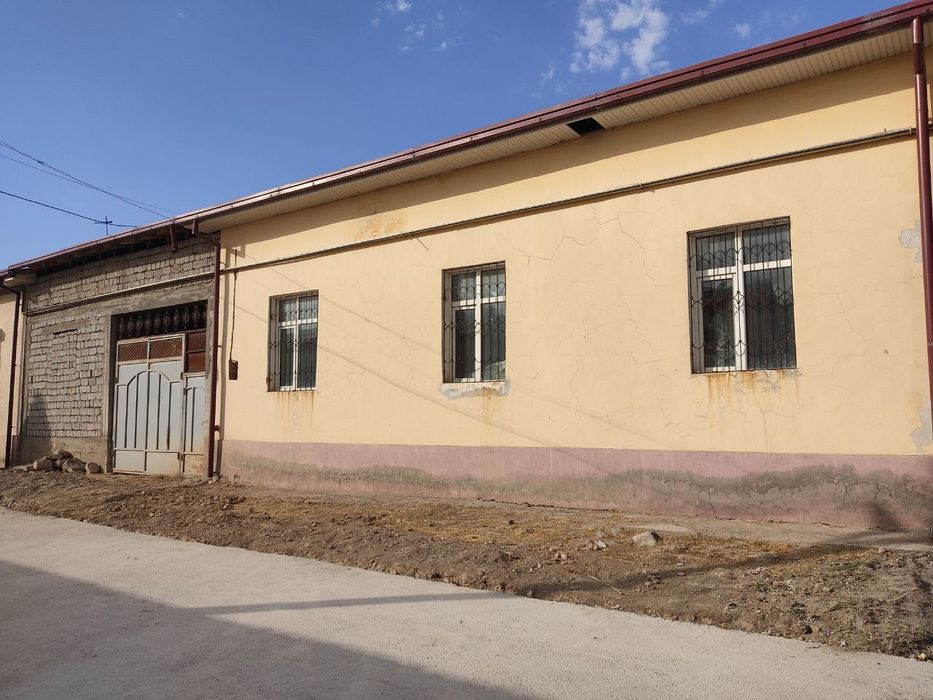 Срочно продается дом в Бостонлик тумани