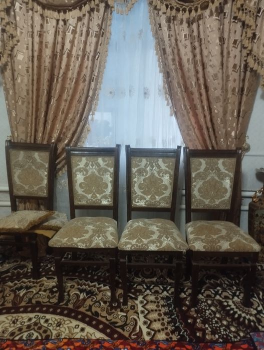 Продам стулья для гостиной