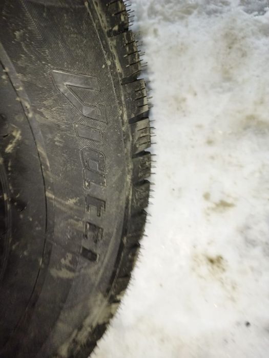 Продам шипы липучка