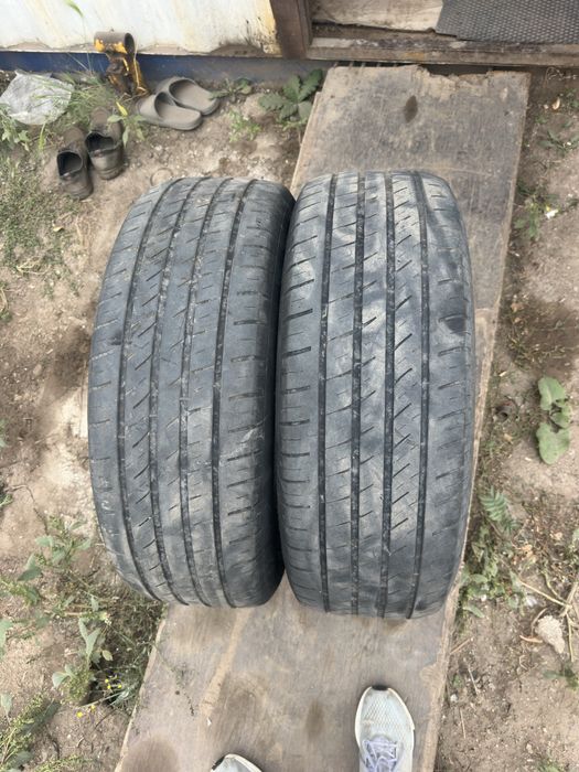 Продам Шины 235/60/18 среднее состояние