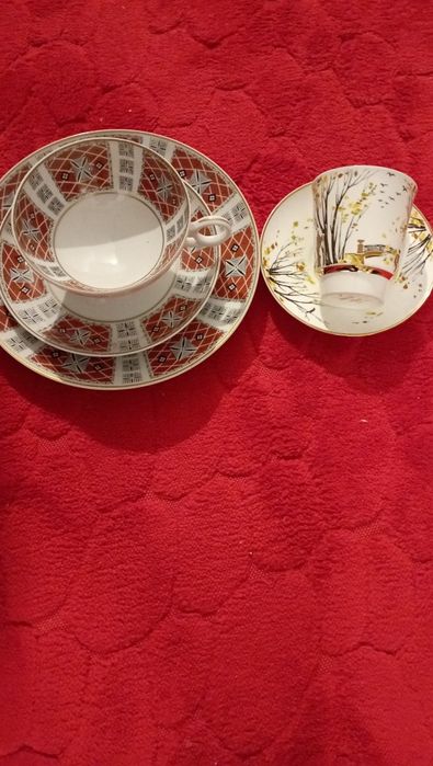 Чашки с блюдцами : 1. Трио - Германия. 2. Кофейная чашка с блюд-ЛФЗ