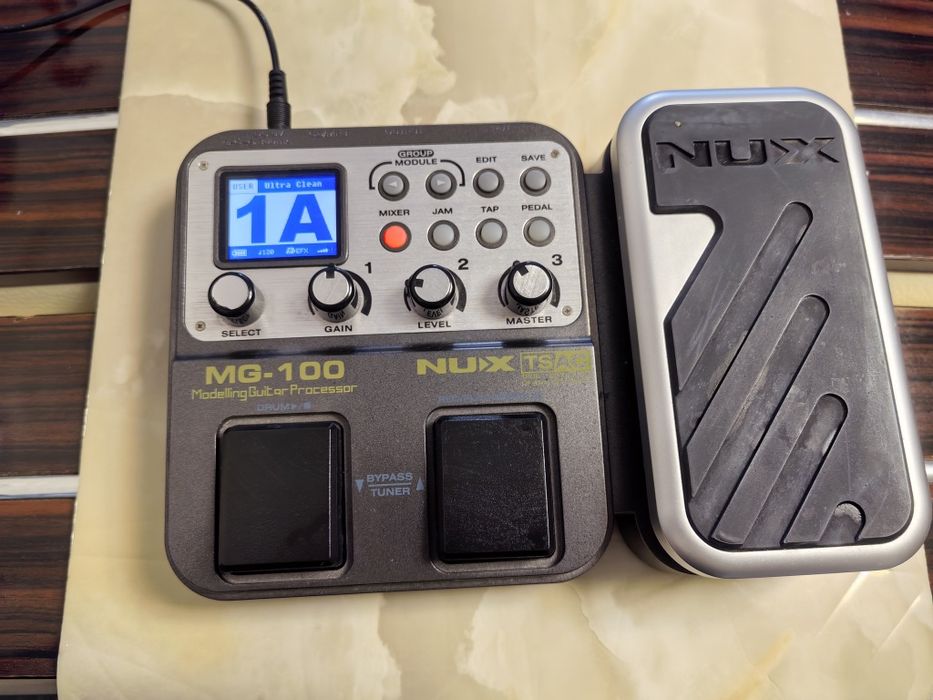 Электрогитара + комбик + гитарный процессор