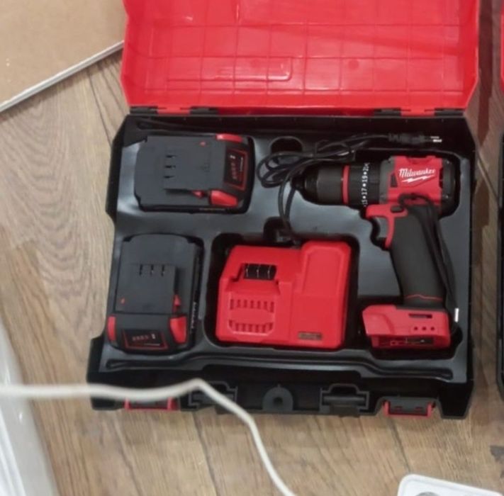Продам шруповерт Milwaukee