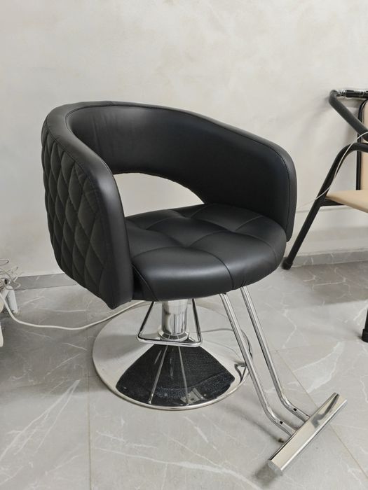 Продам 2 кресла - парикмахерских, для барбер