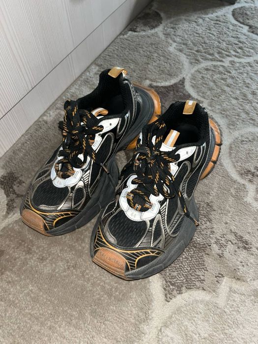Balenciaga 3XL .black orange
size 44