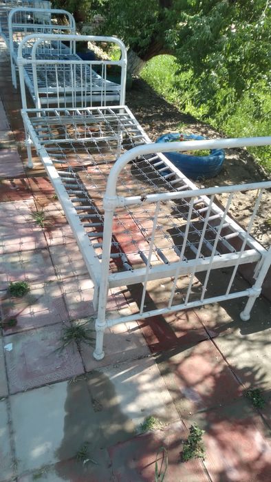 Продаётся железный кровать