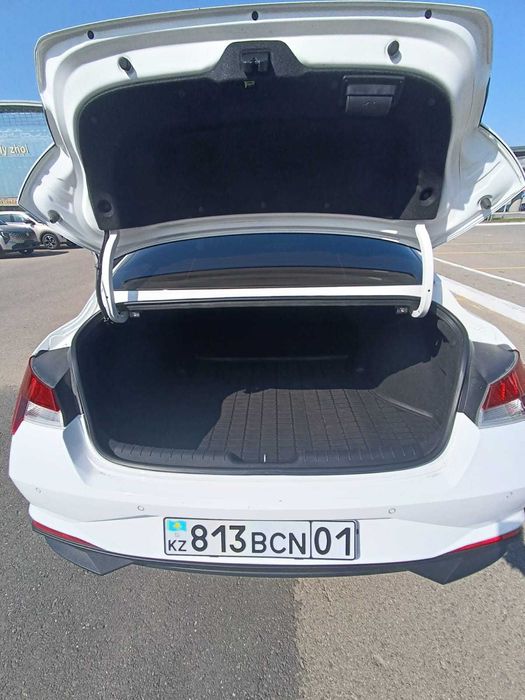 Hyundai Elantra 2022 г.
