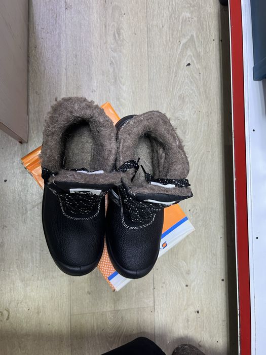Новые зимние рабочие ботинки REISS