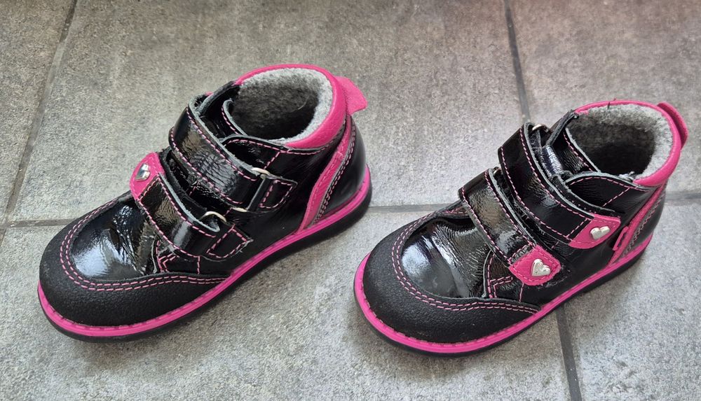 Ботинки детские (25 размер) с утеплением