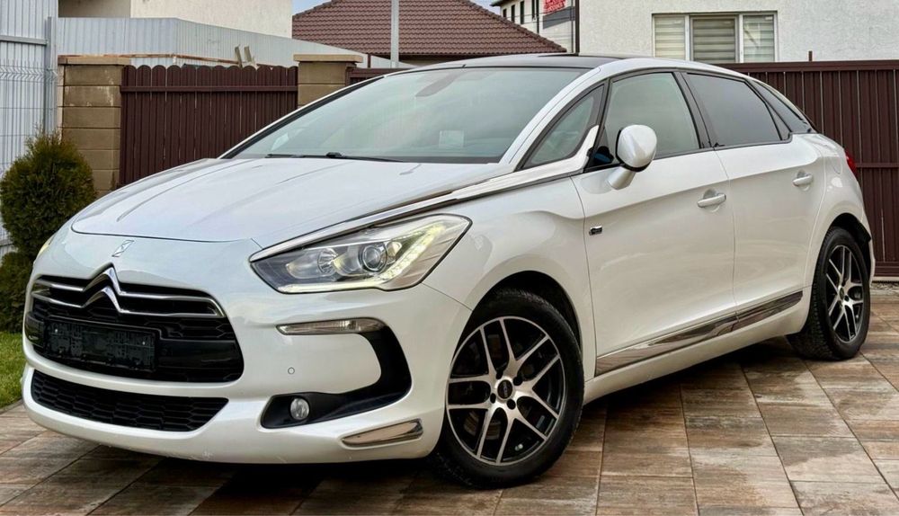 -Citroen DS 5 HYBRID-