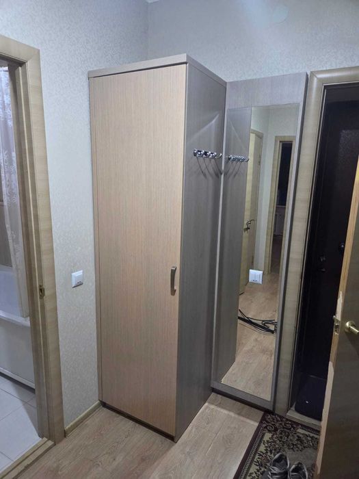 Продам Шкаф в прихожую.