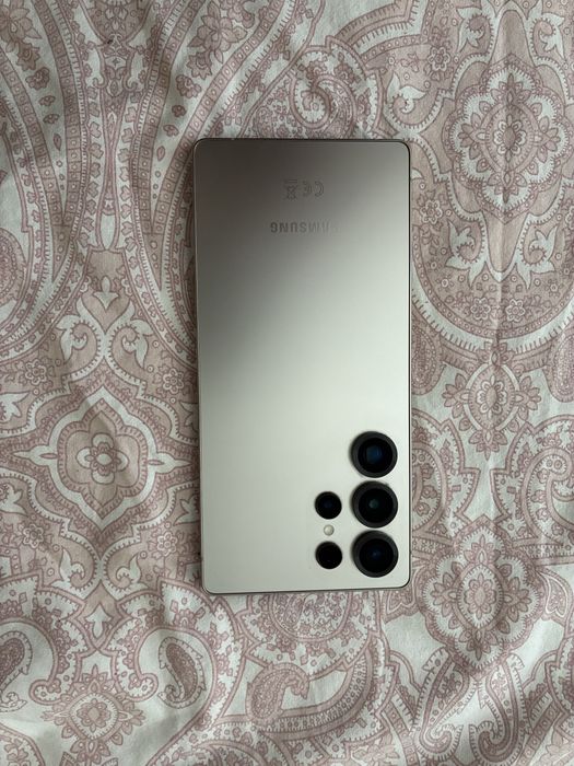 Продавам Samsung Galaxy S25 Ultra - Перфектно състояние