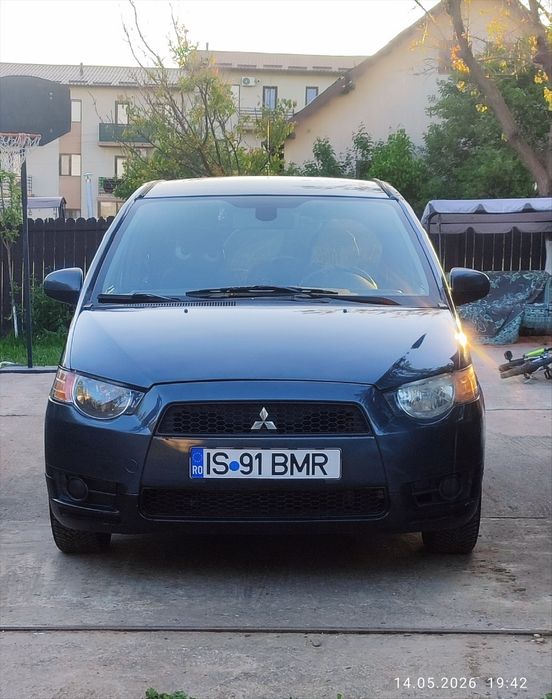 MITSUBISHI Colt