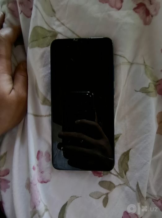 Xiaomi Redmi 8 srochni sotiladi