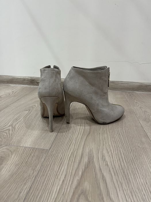 Боти на ток