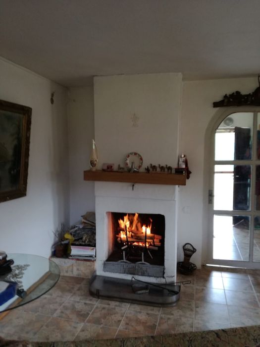 Casă cu etaj , de cărămidă, pe teren de  1680 M2, intabulat și  cu cadastru,la Neagra, jud. Mureș