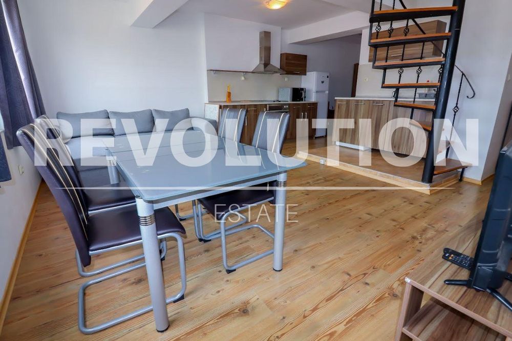 Дава се под наем Мезонет в Варна, Център - 105 кв.м за 897.6 € - Снимка #1