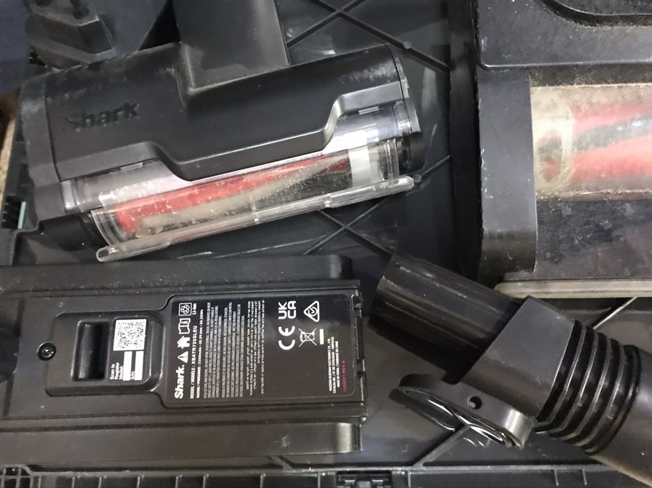 Безжична прахосмукачка Shark Stratos