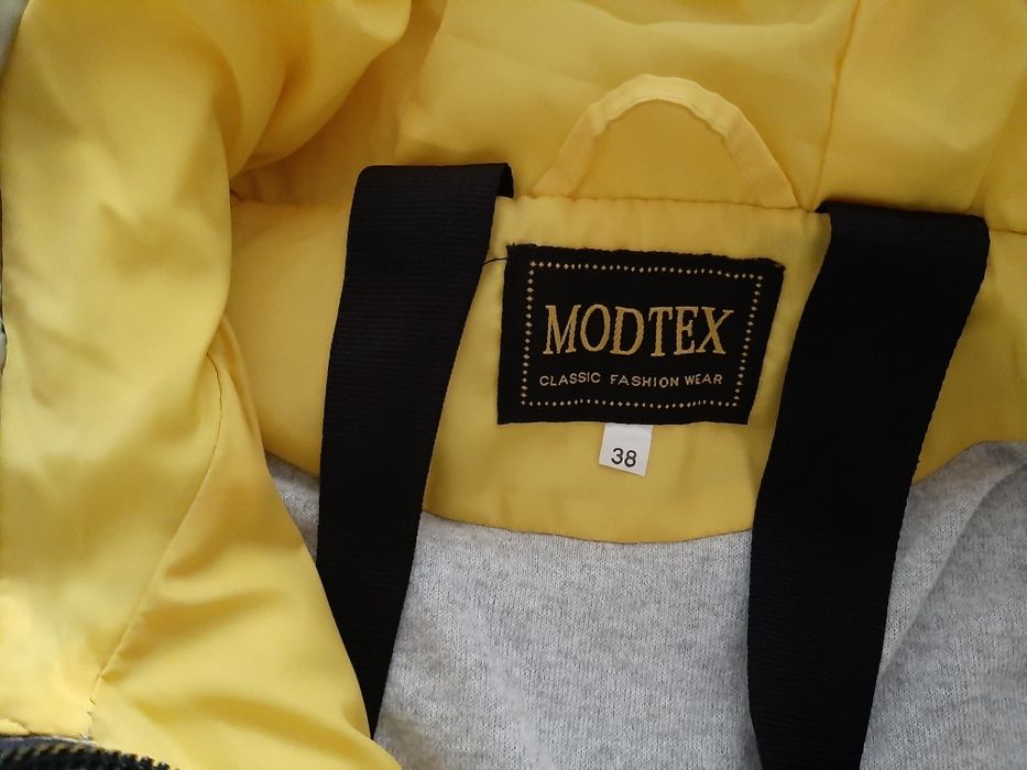 Куртка осень-весна, для девочки 10-11 лет.