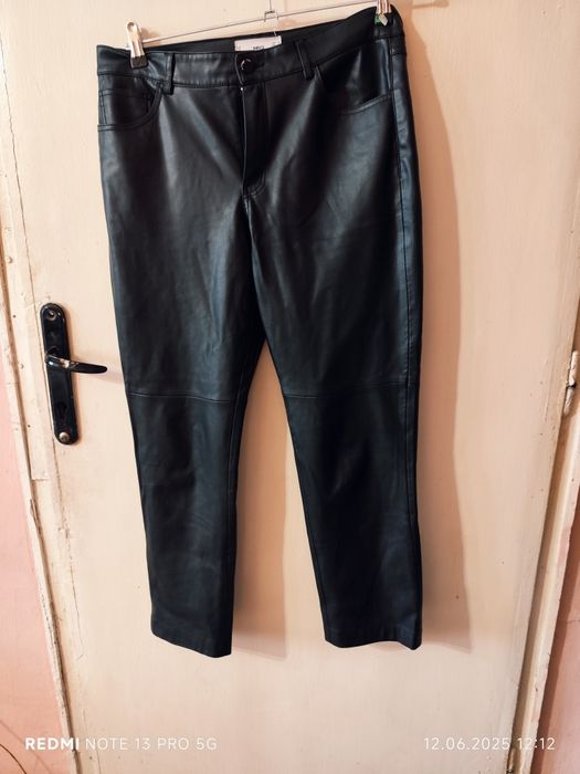 Кожен панталон и кожено яке и пола