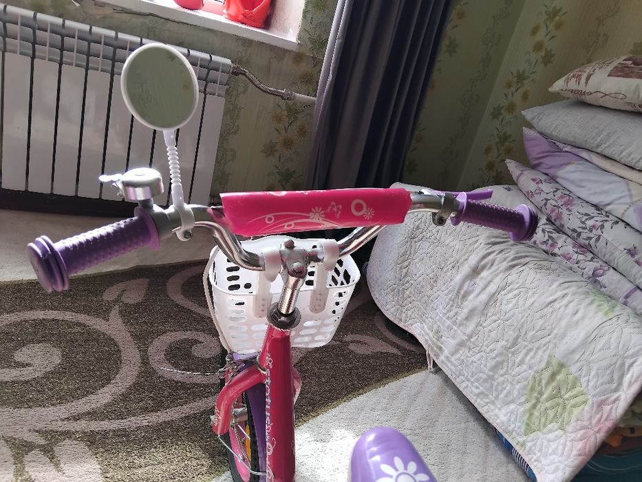 Продам велосипед на девочку от 2 до 6 лет