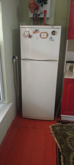 Холодилник сатылады