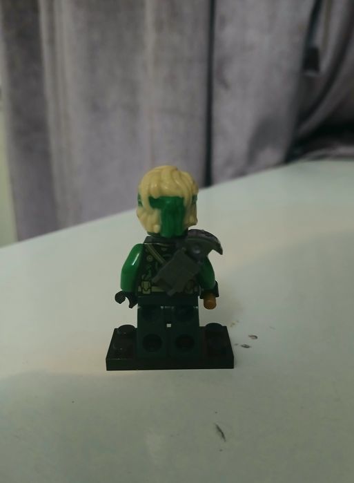 Lego Ninjago мини фигурка ллойда
