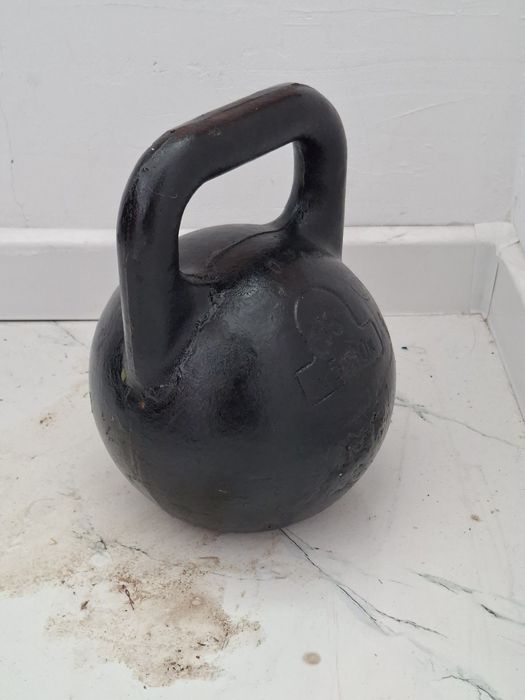 Продам гирю 16 кг