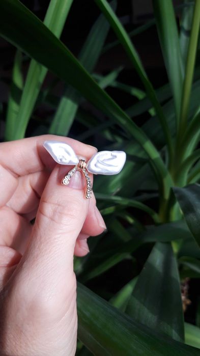 Брошь  бижутерия