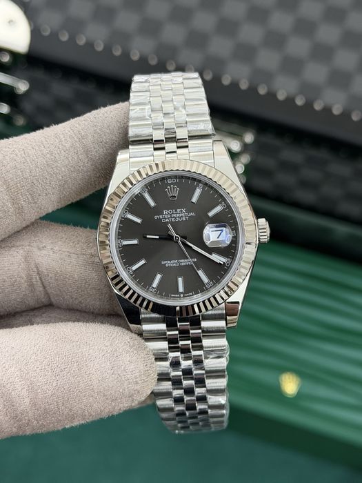 Rolex Datejust 41 – Slate Grey Dial, Fluted Bezel, Jubilee