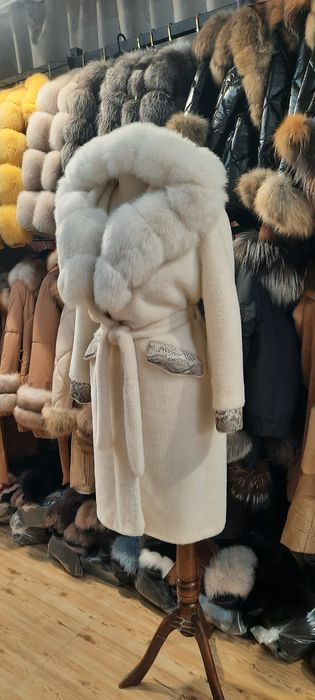 НОВИ!Кожени палта от естествен косъм от лисица и алкантара