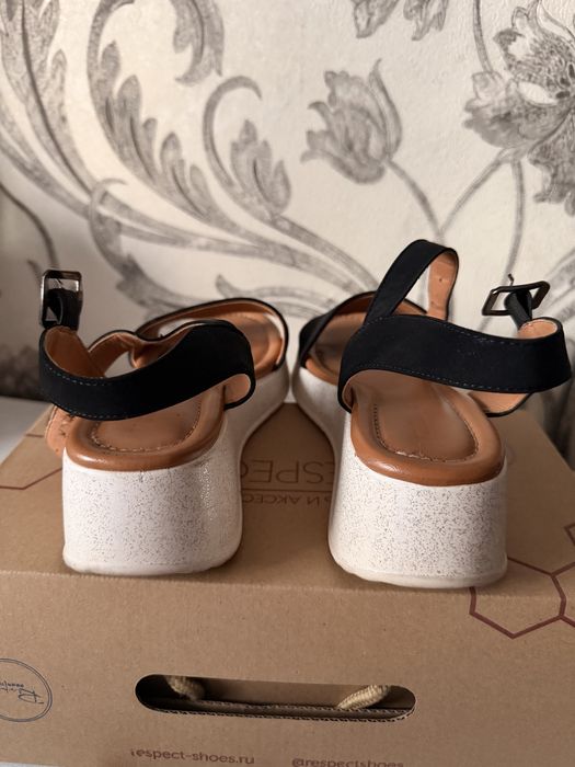 Сандалии женские