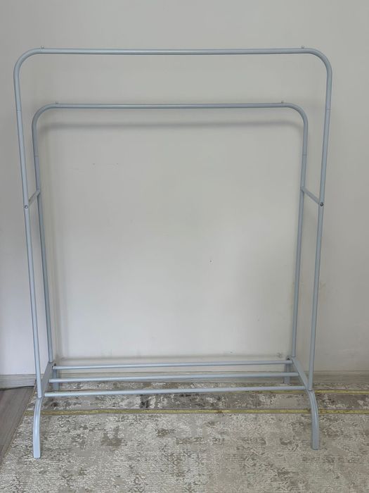 Стойка для одежды